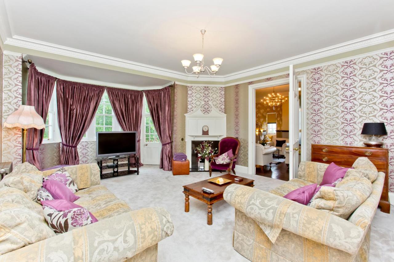 Luxury 3-Bedroom Apartment With Stunning Views At Ramsay Garden Единбург Екстериор снимка
